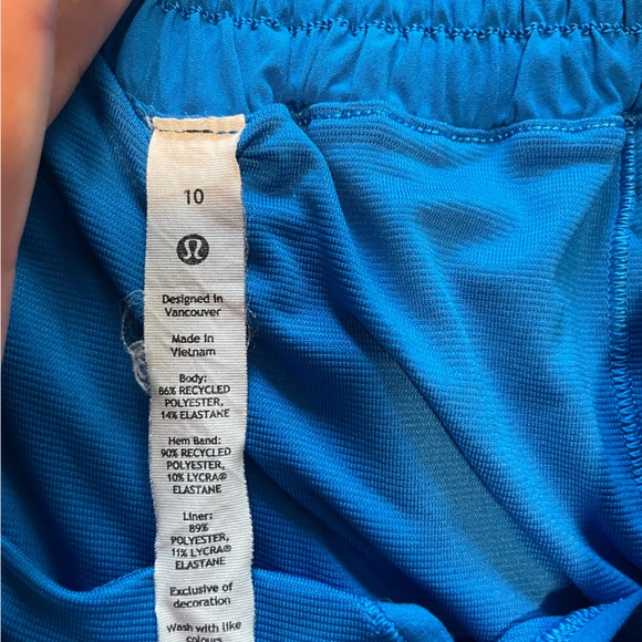 Lululemon hotty hot high rise 4” - Picture 2 of 3